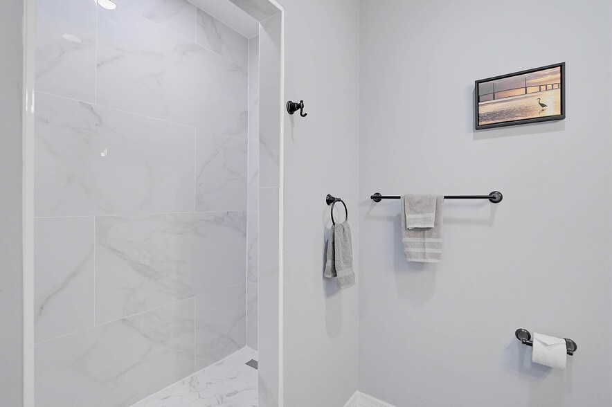 More Photos Of 2160 Gulf Gate Dr, Sarasota Storefront For Sale