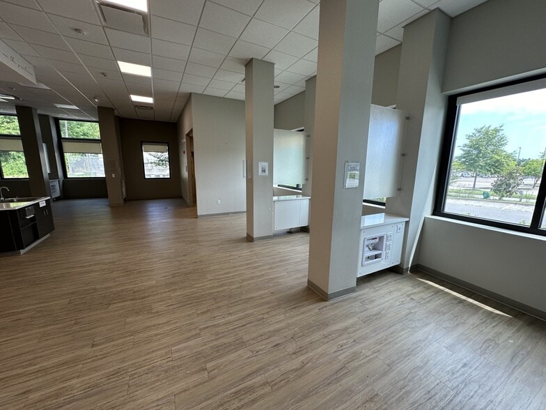 More Photos Of 422 Drive In Ln, Moncks Corner Medical For Lease