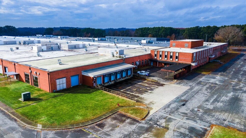 More Photos Of 401 W Hanes Mill Rd, Winston-Salem Manufacturing For Lease