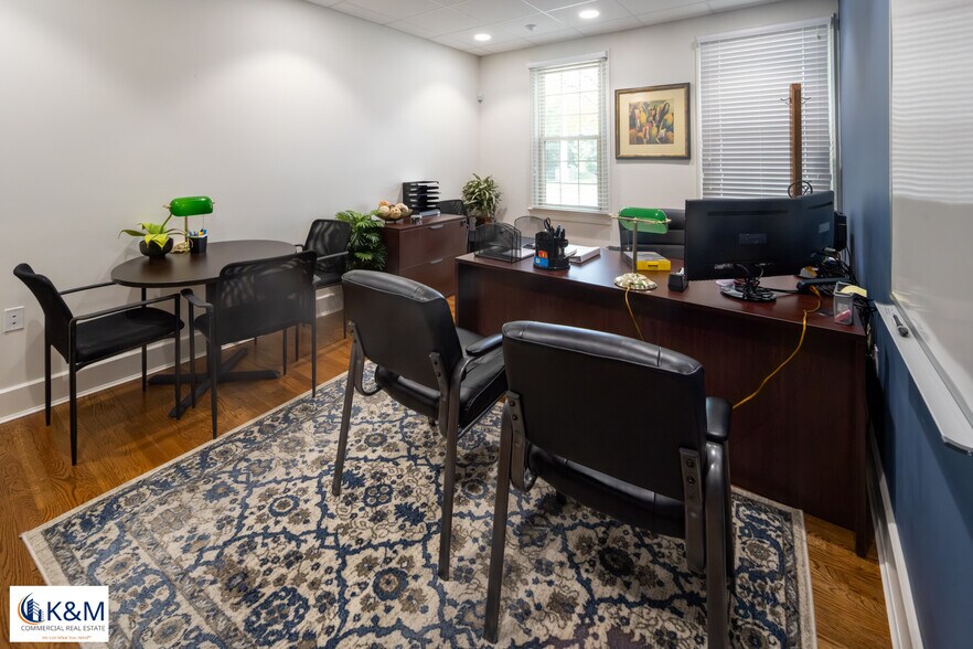 More Photos Of 4151-4165 Chain Bridge Rd, Fairfax Office For Sale