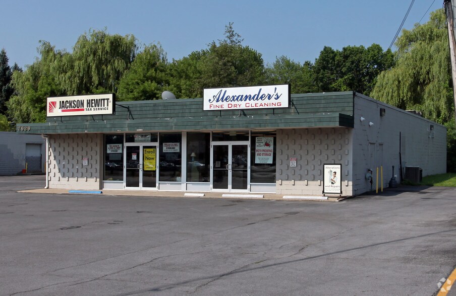 More Photos Of 7629 Oswego Rd, Bayberry Storefront For Lease