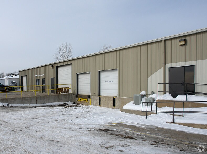 More Photos Of 3214-3224 Kingsley Way, Madison Warehouse For Lease