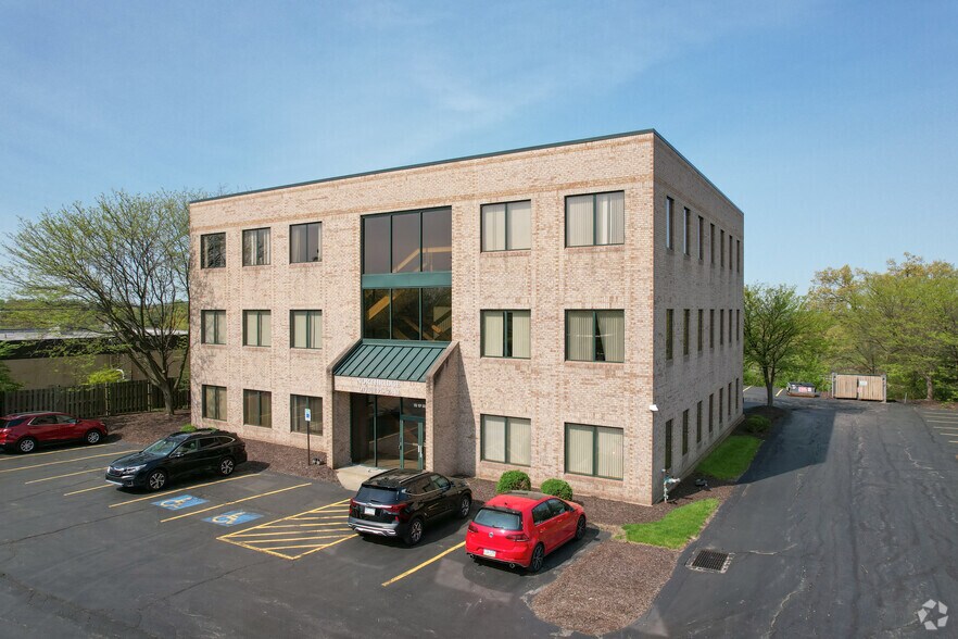 Primary Photo Of 115 Vip Dr, Wexford Medical For Sale