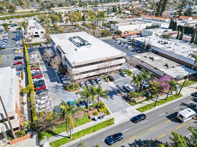 More Photos Of 2107 N Broadway, Santa Ana Loft Creative Space For Sale