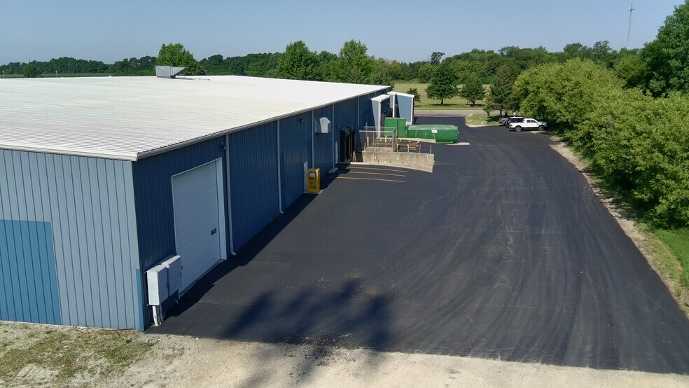 More Photos Of 3920 Kennedy Rd, Janesville Warehouse For Lease