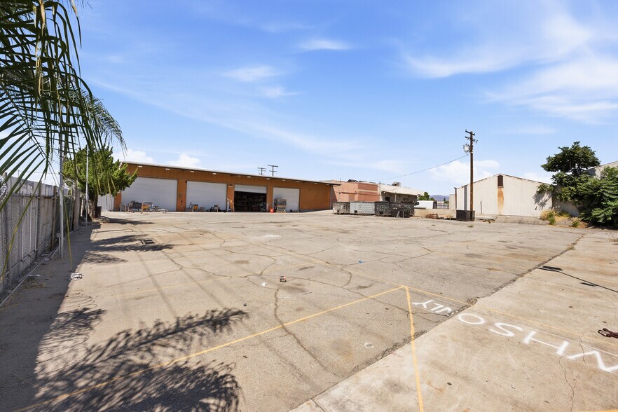 More Photos Of 1075 E 2nd St, Pomona Warehouse For Sale