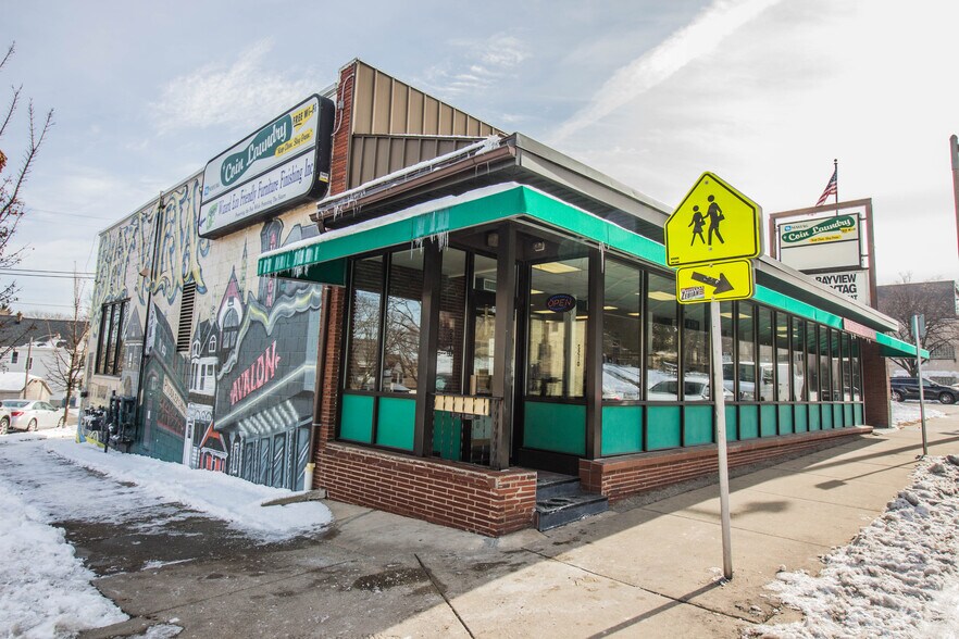 Primary Photo Of 2510 S Kinnickinnic Ave, Milwaukee Storefront For Sale