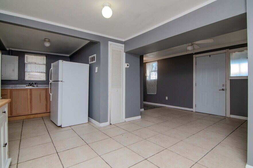 More Photos Of 308 E Waters Ave, Tampa Restaurant For Sale