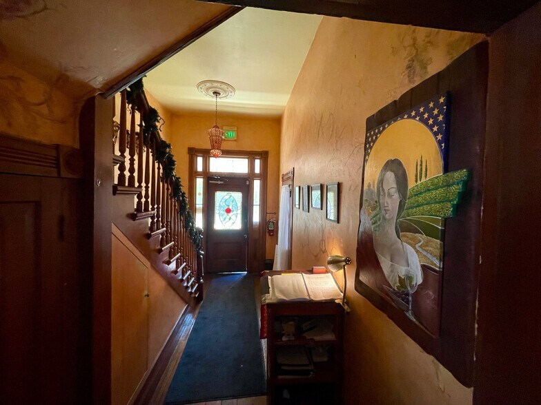 More Photos Of 124 Bank St, Grass Valley Restaurant For Sale
