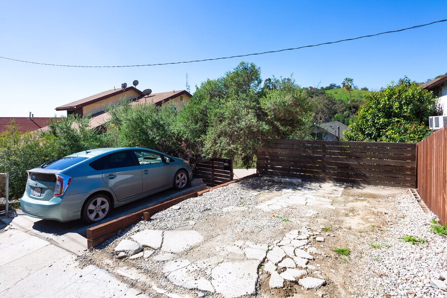 More Photos Of 534 Casanova St, Los Angeles Apartments For Sale