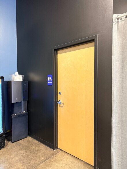 More Photos Of 1084 George Washington Way, Richland General Retail For Lease