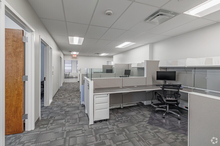 More Photos Of 201 N Charles St, Baltimore Office For Lease