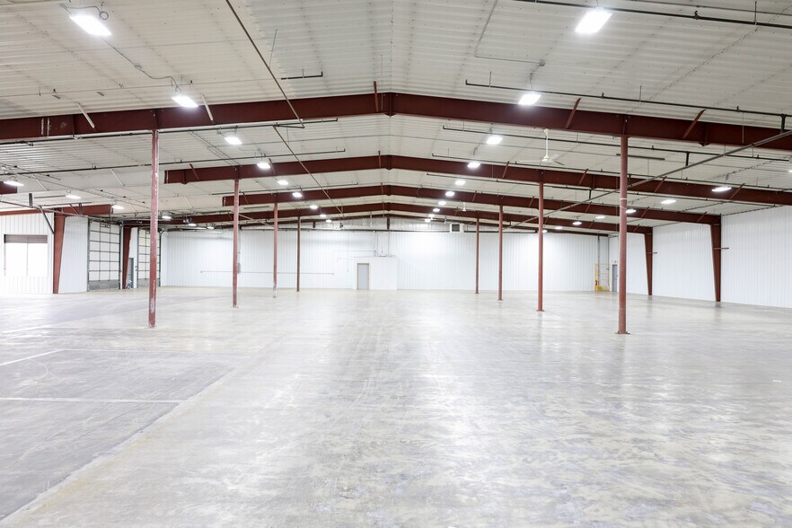 More Photos Of 2001 1st Ave N, Fargo Warehouse For Lease