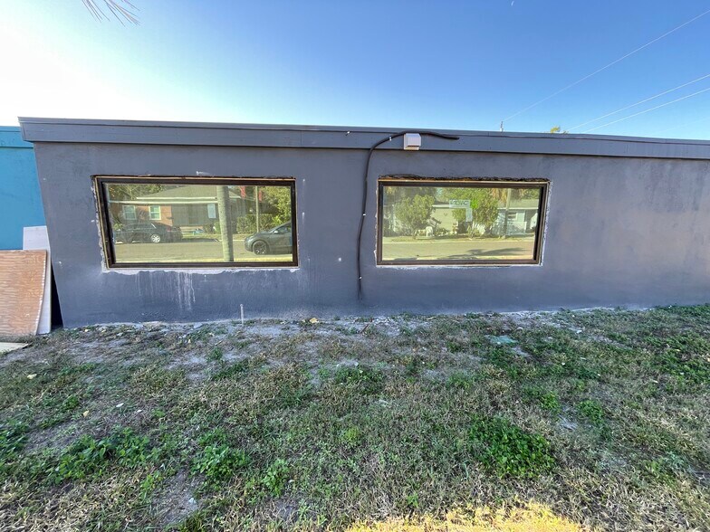More Photos Of 1940 7th Ave S, Saint Petersburg Medical For Lease