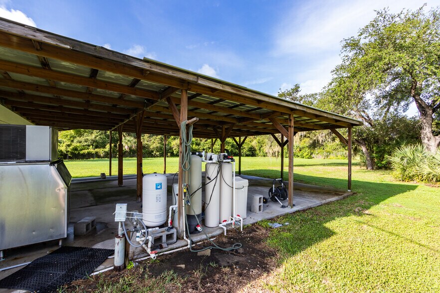 More Photos Of 6901 S 78th St, Riverview Warehouse For Lease