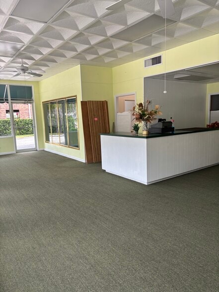 More Photos Of 1755 20th St, Vero Beach Storefront Retail Office For Sale