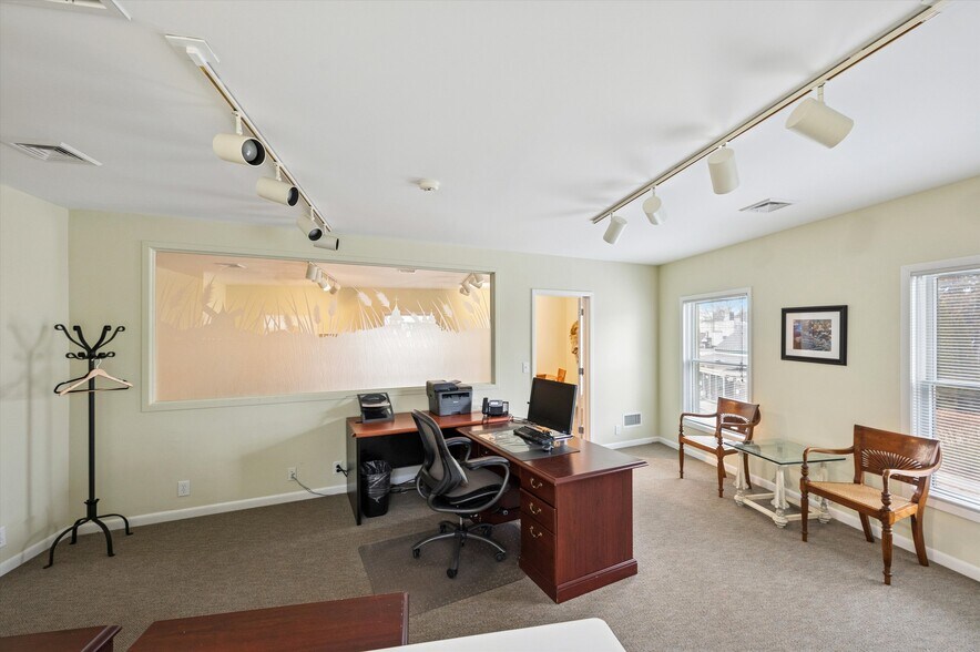 More Photos Of 28 Cameron St, Southampton Freestanding For Sale