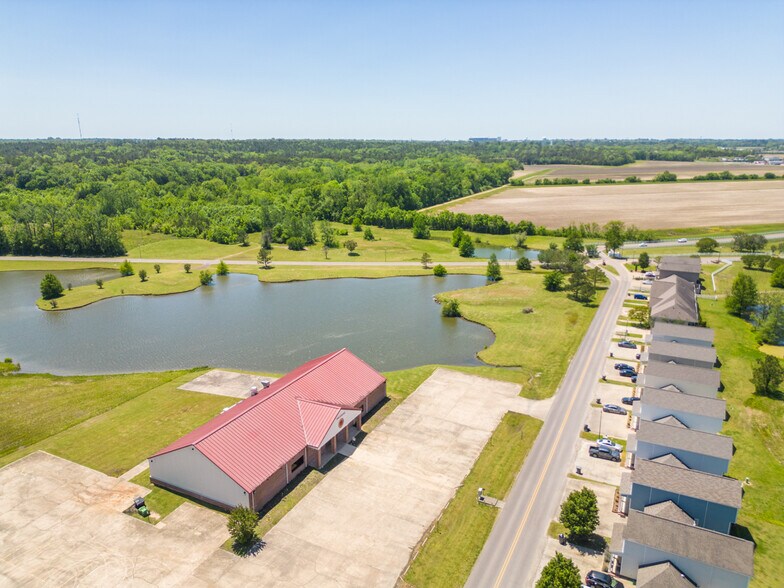 More Photos Of 888 St. Andrews Ln, Starkville Restaurant For Sale