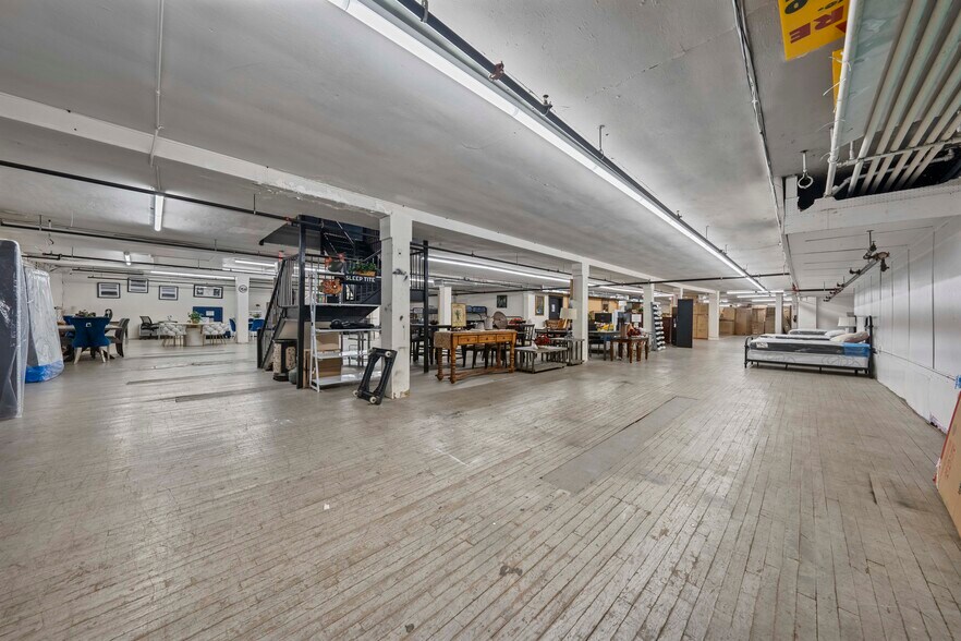 More Photos Of 1144 Elizabeth Ave, Elizabeth General Retail For Sale