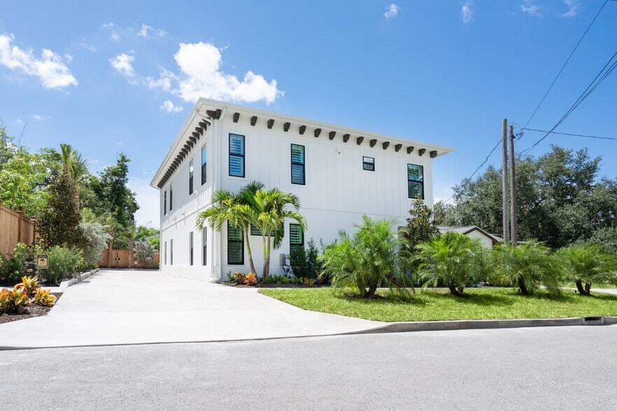 More Photos Of 1234 15th St, Sarasota Specialty For Sale