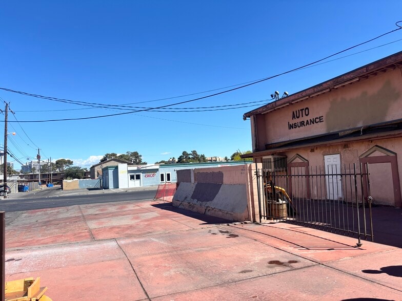 More Photos Of 3761 Royal Crest St, Las Vegas Office Residential For Sale