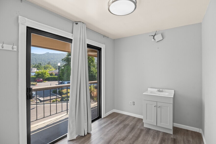 More Photos Of 360 Rose St, Danville Medical For Sale