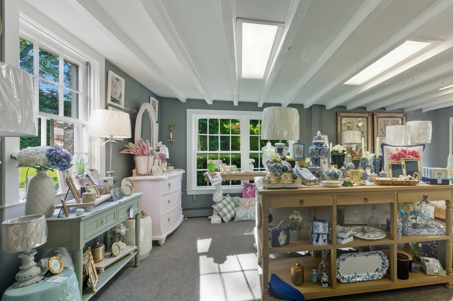 More Photos Of 5807 Kennett Pike, Wilmington Office For Sale