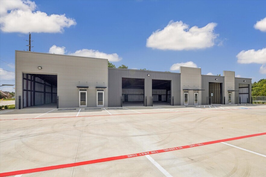 Primary Photo Of 19103 Hufsmith Kohrville Rd, Tomball Unknown For Lease