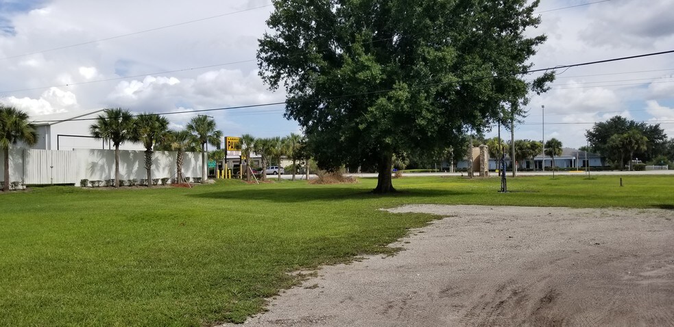More Photos Of 14114 Palm Beach blvd, Fort Myers Land For Lease