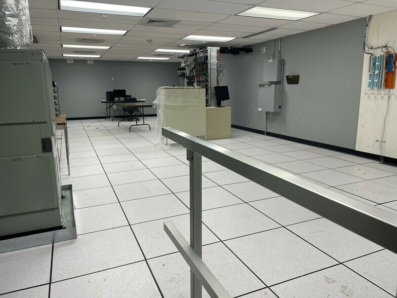 More Photos Of 308 Clinton Ave, Huntsville Office For Lease
