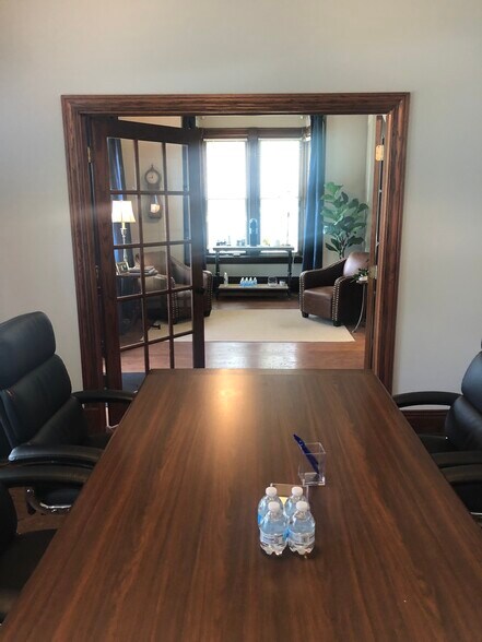 More Photos Of 137 W Park Ave, Libertyville Office For Lease