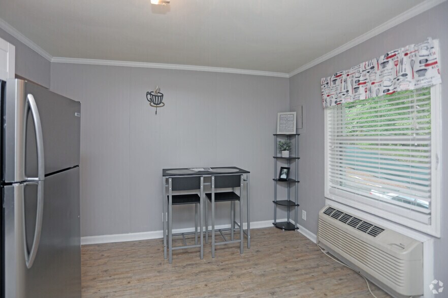 More Photos Of 820 W 7th St, Winston-Salem Apartments For Sale