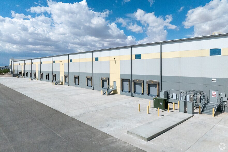 More Photos Of Gateway Blvd W, El Paso Unknown For Lease