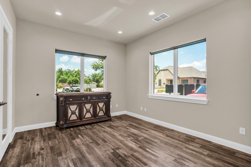 More Photos Of 2601 Little Elm Pky, Little Elm Medical For Sale