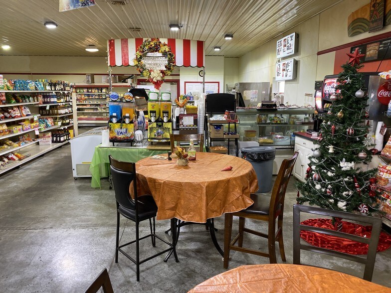 More Photos Of 139 W Craig St, Craigsville Supermarket For Sale