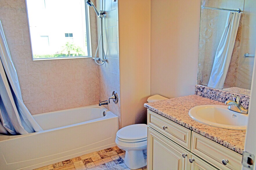 More Photos Of 2741-2747 First St, Fort Myers Apartments For Sale