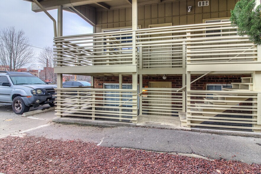 More Photos Of 8-10 S 11th Ave, Yakima Apartments For Sale