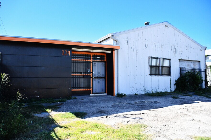 Primary Photo Of 124 Lombrano St, San Antonio Manufacturing For Lease