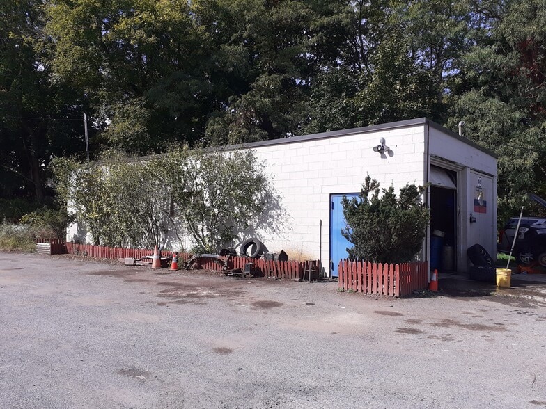 More Photos Of 31 Walnut St, New Windsor Township Industrial For Sale