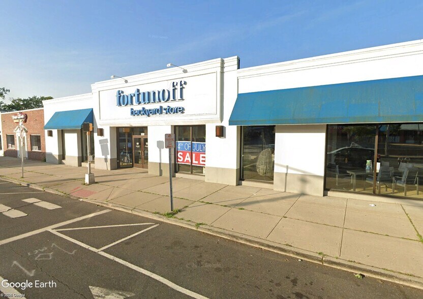 More Photos Of 2300-2344 Summer St, Stamford Storefront For Lease