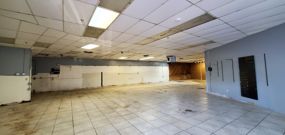 More Photos Of 61 Amity Rd, New Haven Unknown For Lease