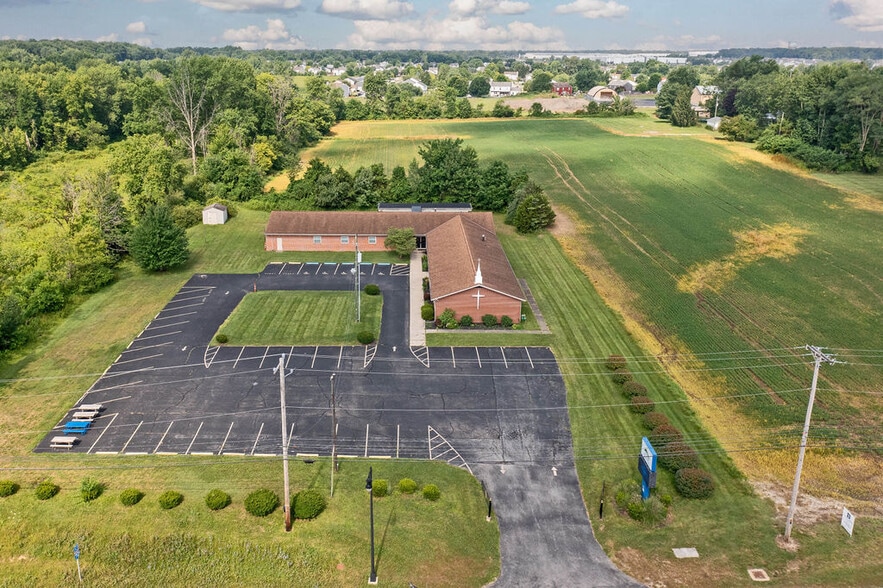 Primary Photo Of 9564 Hazelton-Etna SW Rd, Pataskala Religious Facility For Sale