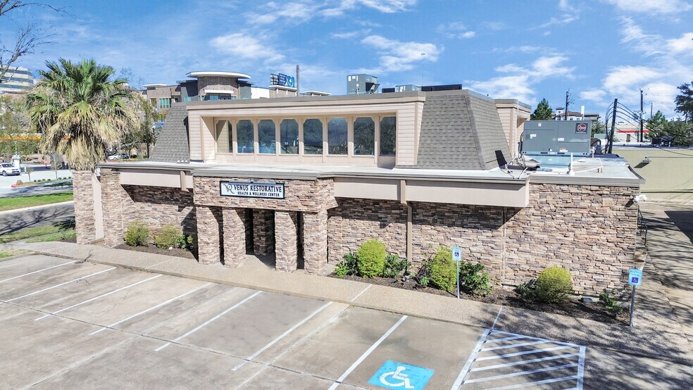 More Photos Of 926 N Wilcrest Dr, Houston Medical For Sale