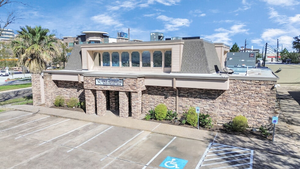 More Photos Of 926 N Wilcrest Dr, Houston Medical For Sale