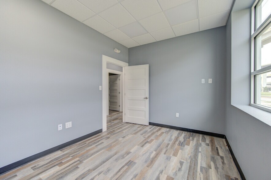 More Photos Of 6409 Eddie Dr, Humble Warehouse For Sale