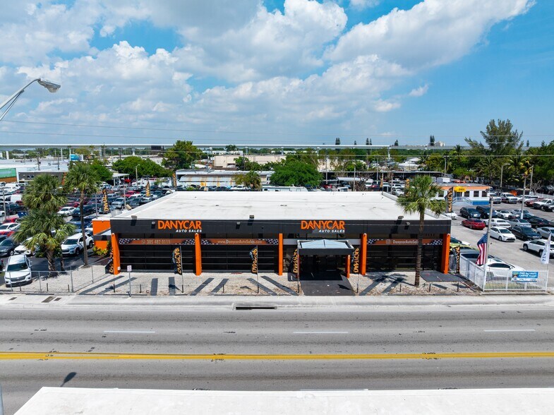 More Photos Of 3199 NW 36th St, Miami Auto Dealership For Lease