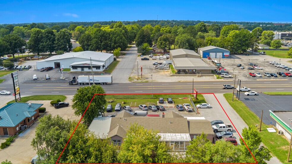 More Photos Of 2305 S Thompson St, Springdale Freestanding For Sale