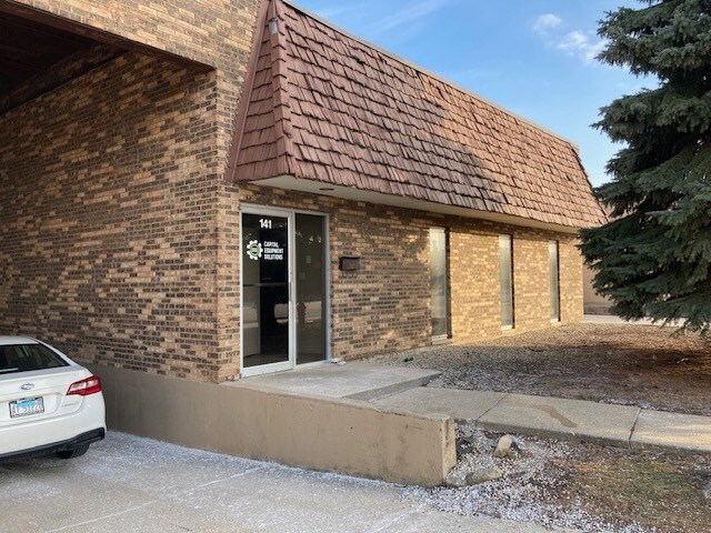 More Photos Of 139-141 Crossen Ave, Elk Grove Village Warehouse For Lease