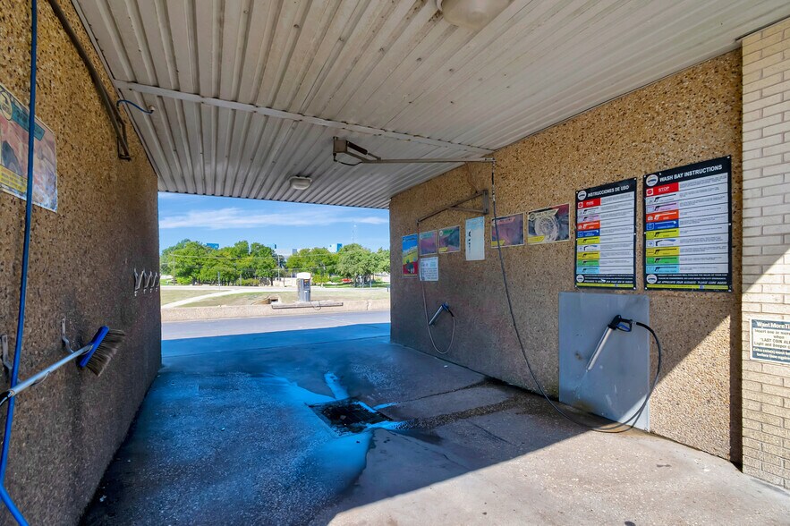 More Photos Of 525 W Irving Blvd, Irving Carwash For Sale