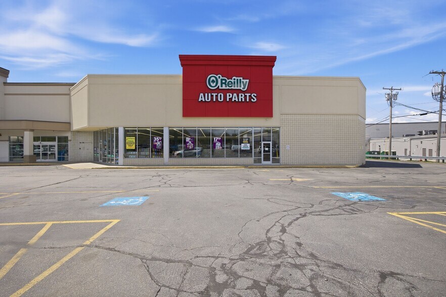 More Photos Of 1051 S Willow St, Manchester Bank For Lease